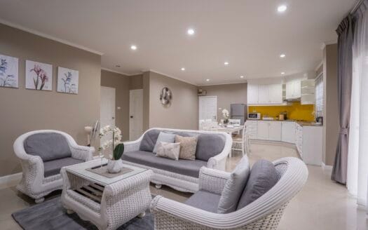 Tranquil 2-Bedroom Luxury Apartment