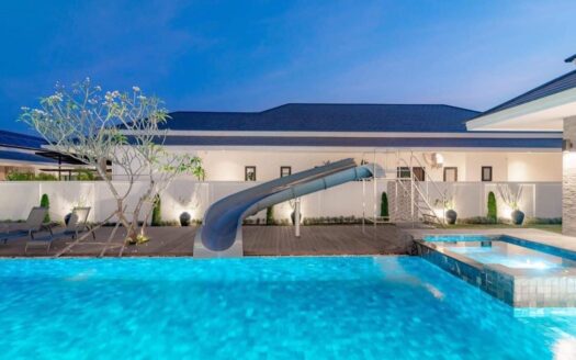 5 bedroom luxury Villa