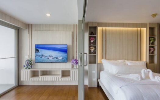 Sea View Condo by the beach