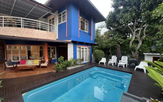 2 storey House in City Center