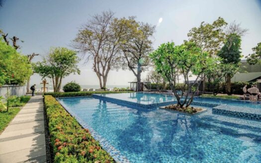 2 bedroom by the beach for SALE