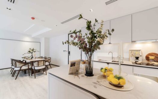 Luxury condo by the beach