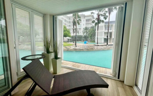 Spacious 2BR by the beach