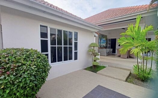 House near Golf Club