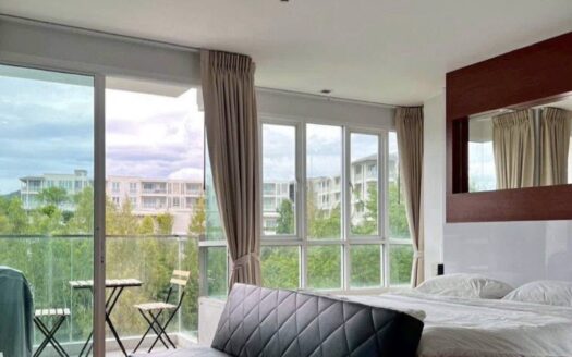 Cozy Sea-Side Condo Near Pine Golf Club