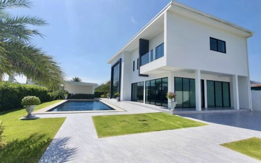 LUXURY 4-BED POOL VILLA FOR SALE