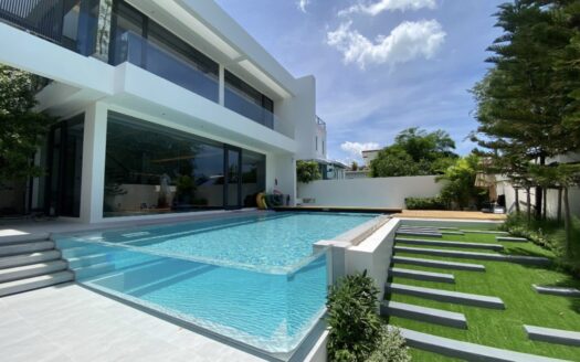 Modern & Luxury 4 Bed Pool Villa