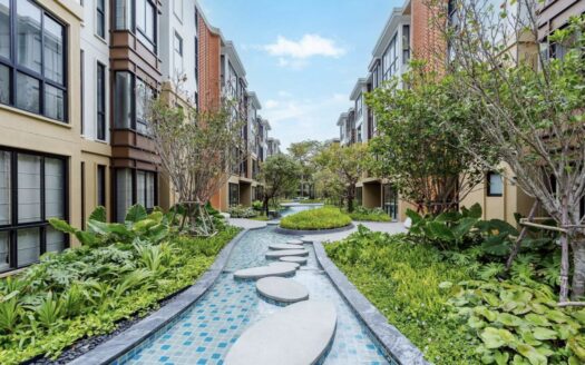 Brand NEW Luxury beach front condo