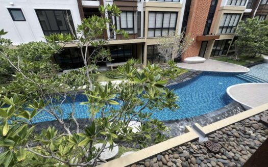 Brand NEW Luxury beach front condo