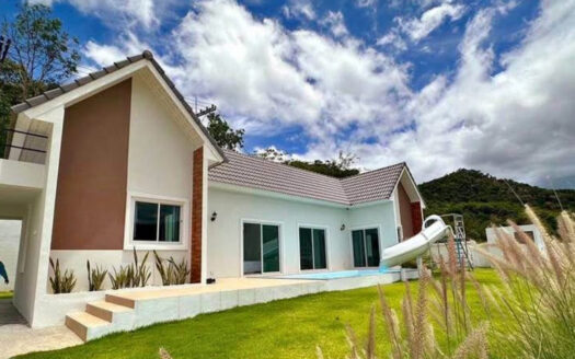 Brand New Minimal–Nordic Style Villa