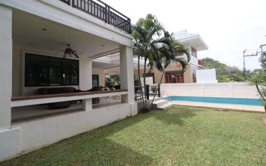 2Storey Pool villa at soi 88