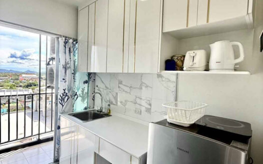 Condo for tennis players and fitness area