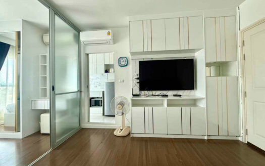 Condo for tennis players and fitness area