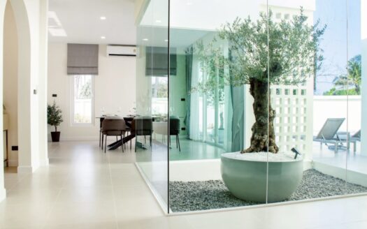 LUXURY Pool Villa