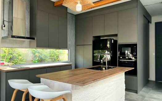 Pet friendly House for short and long term