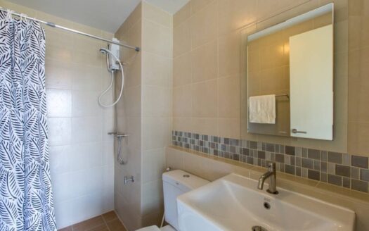 Modern Beachside Apartment 398