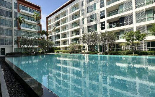 3 bedroom apartment near the beach