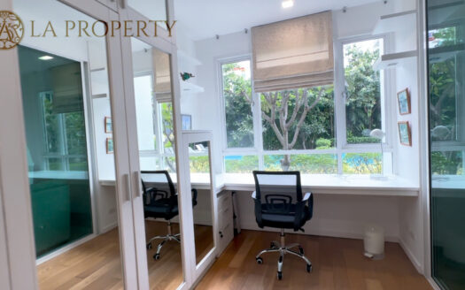 1 bedroom condo with separate office