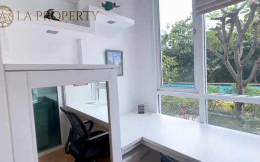 1 bedroom condo with separate office