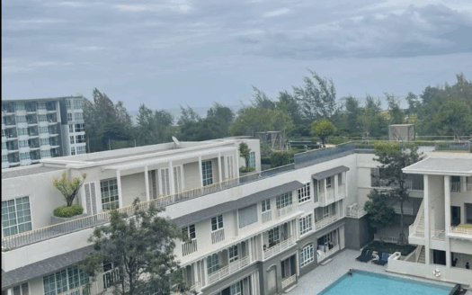2 bedroom with a Golf view