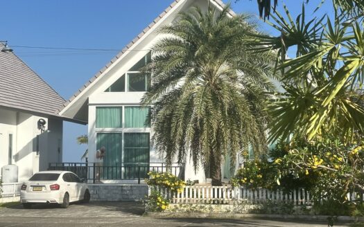 Beach front 3 Br House