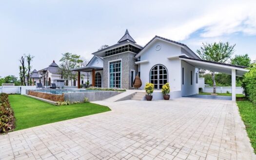 Modern Luxury Villa in Hua Hin