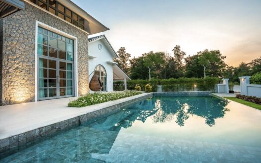 Modern Luxury Villa in Hua Hin