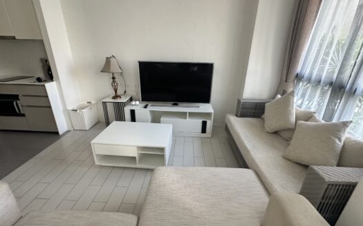 2BR  Veranda Beach front condo Pool Access