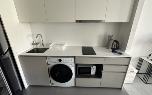 2BR  Veranda Beach front condo Pool Access