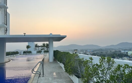 4BR Beachfront condo in HuaHin 250 Sqm for SALE