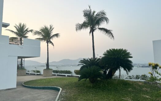 4BR Beachfront condo in HuaHin 250 Sqm for SALE