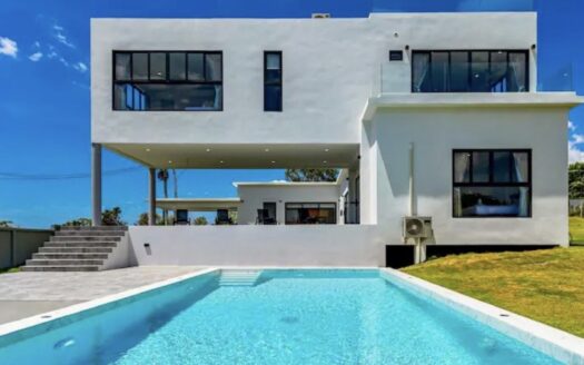 4 BR Pet Friendly Luxury Pool Villa