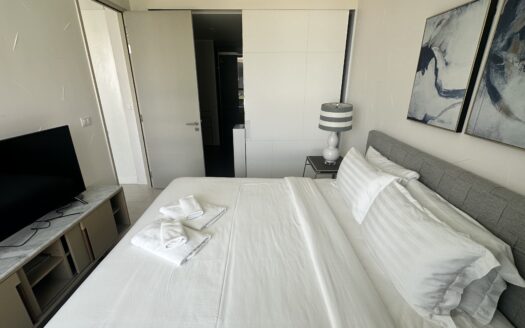 3BR Veranda Beach front condo