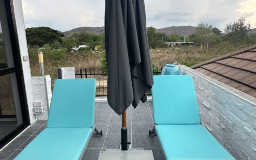 Stylish 3br pool house just 2 minuts from Bluport