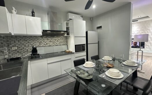 Stylish 3br pool house just 2 minuts from Bluport