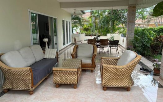 Pet friendly Cozy house 2BR with beautiful green area resort  in Hua Hin