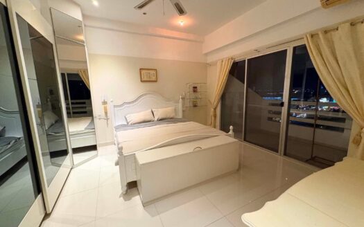 Beautiful apartment with sunset balcony in Hua Hin