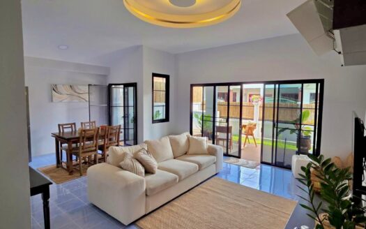 Beautiful 3BR House near Bluport 102 soi