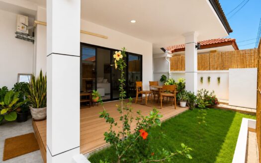 Stylish 3BR House near Bluport 102 soi