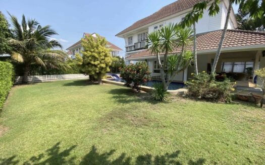 Pet friendly 2 storey house with big garden at soi 70 Hua Hin
