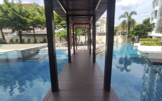 Modern 1BR apartment in condo Tira Tiraa
