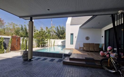 Single-Storey Private Pool Villa with Rooftop View – Hua Hin Soi 70