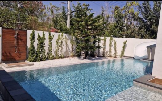 Single-Storey Private Pool Villa with Rooftop View – Hua Hin Soi 70