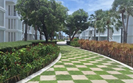 Pet friendly beachfront condo in Hua Hin