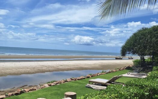 Pet friendly beachfront condo in Hua Hin