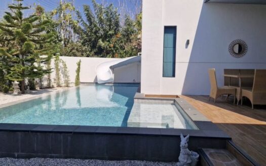 Single-Storey Private Pool Villa with Rooftop View – Hua Hin Soi 70