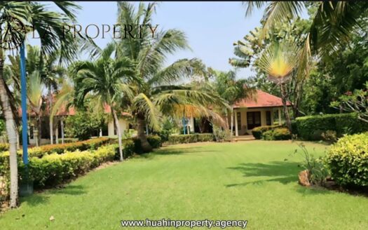 Tropical resort with 4 bungalows for SALE in CHAAM