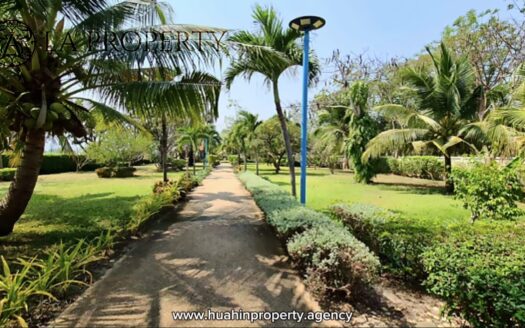 Tropical resort with 4 bungalows for SALE in CHAAM