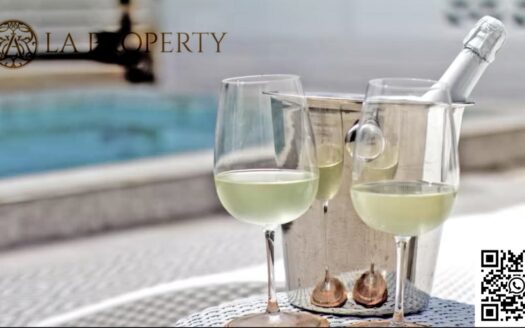 White Villa near Cicada Market in Hua Hin for RENT
