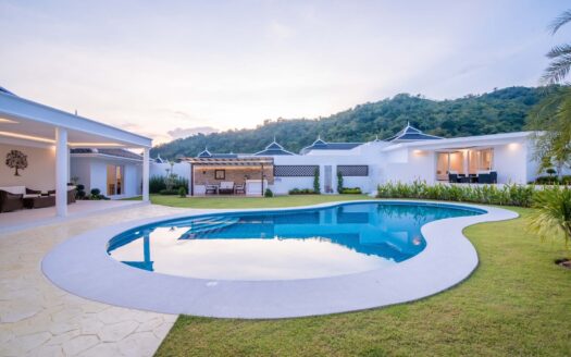 5 bedroom Luxury Villa in Hua Hin Falcon Hill